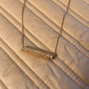 NWOT Henri Bendel gold bar necklace